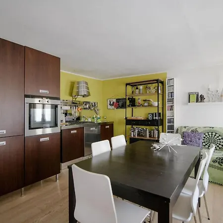Cantu 29 - The House Of Travelers Apartamento Como